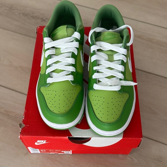 Shoes - Nike dunk low kermits